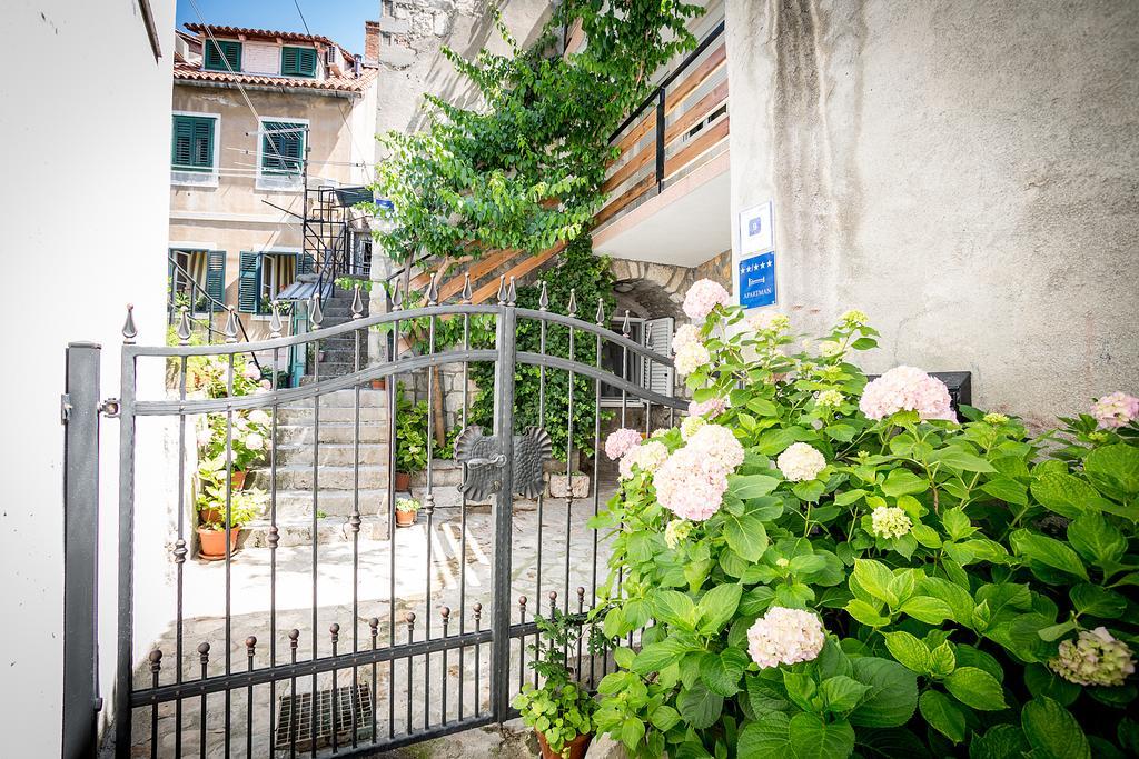 Apartments Sara Hvar Town Bagian luar foto